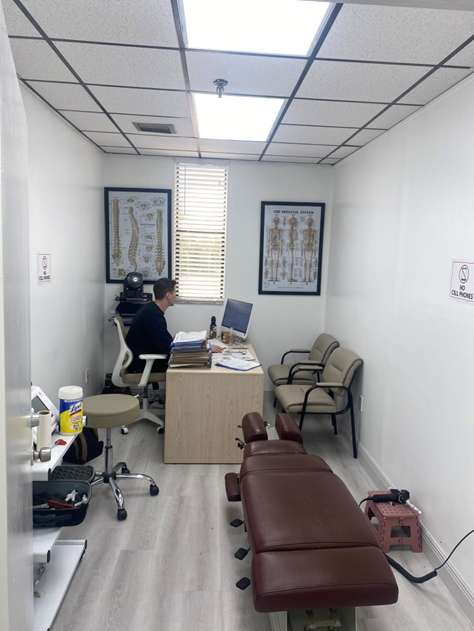 MediPlus physician consultation and exam room
